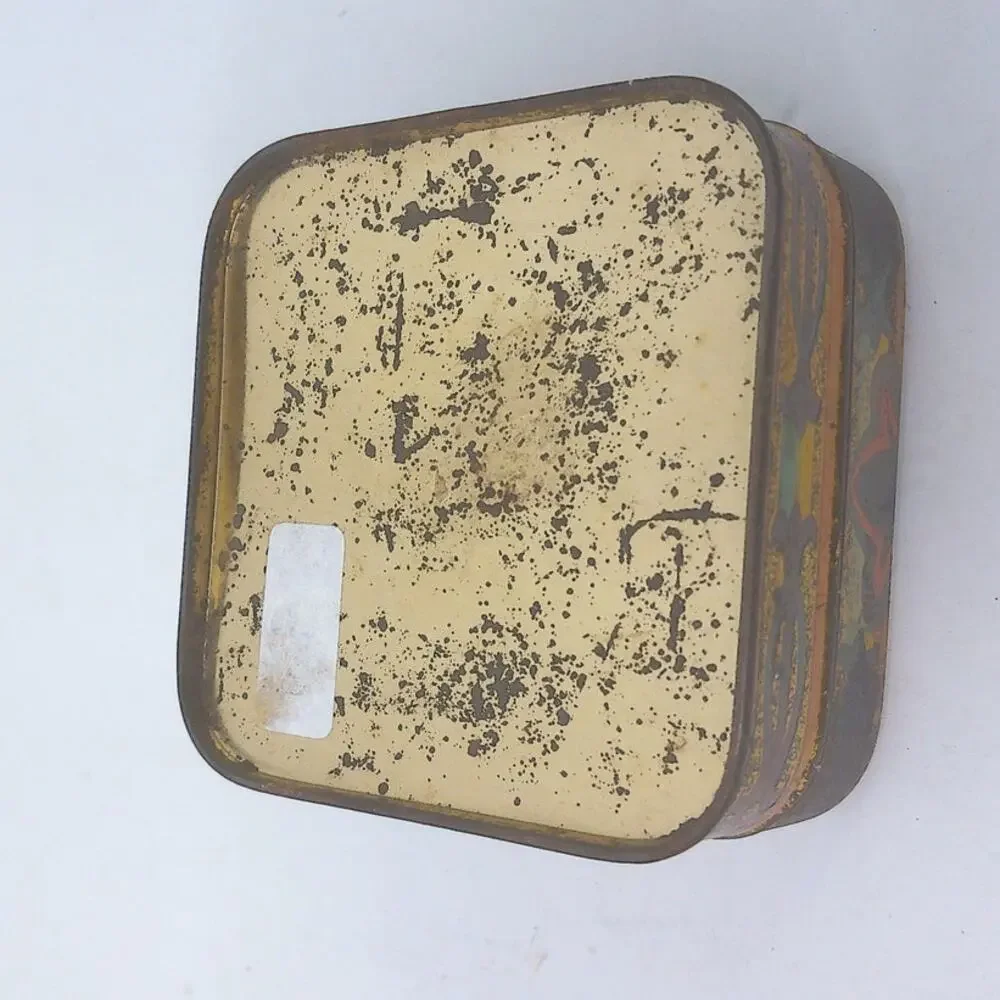 Antique 1920s Holmans Face Powder Tin